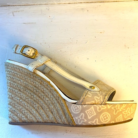 Louis Vuitton Monogram wedge - Picture 2 of 3